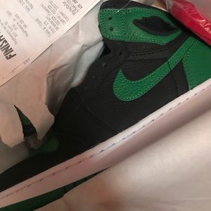 Jordan retro 1 pine green and black